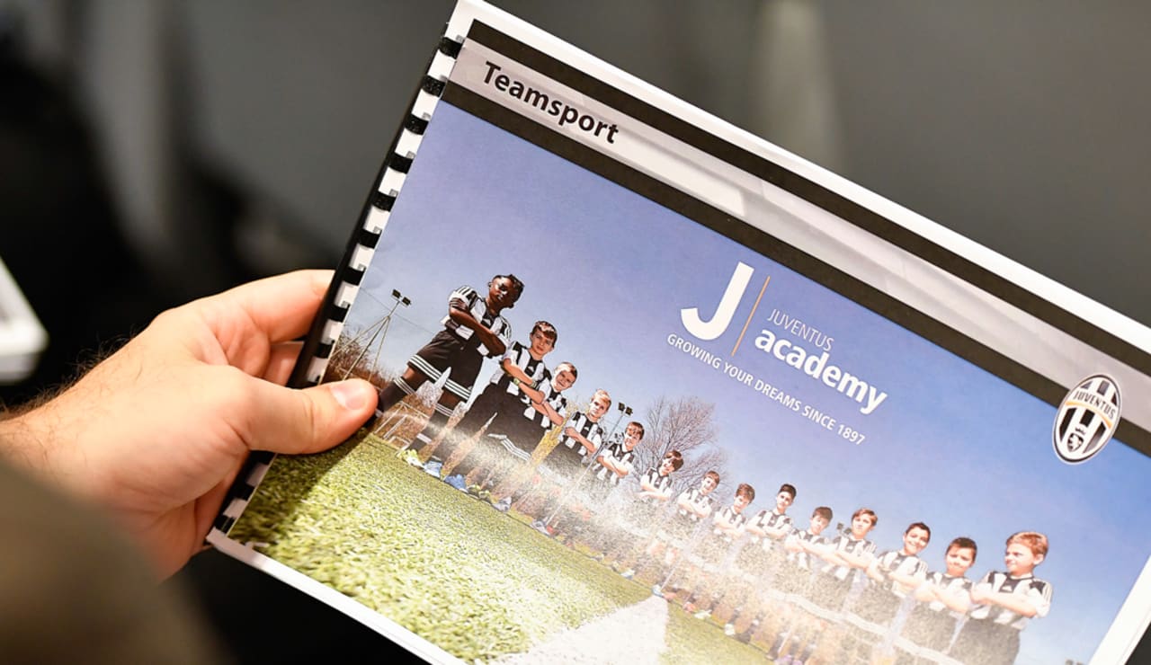 j_academy-01.jpg